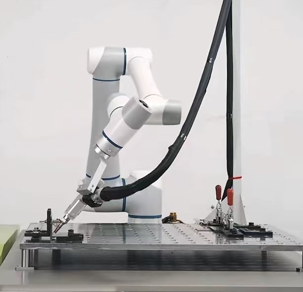 Сохраните cobot широко используйте с осью робота 6 ряда 1300mm кооперативной для сварочных аппаратов