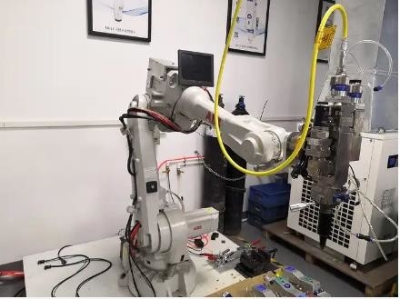 Рука робота оси системы ABB Kuka Fanuc 6 робота заварки лазера волокна   Глубина 0.04-6mm