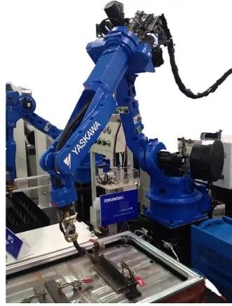Машина AR1440 робота дуговой сварки трубы оси системы 6 робота заварки лазера Yaskawa промышленная
