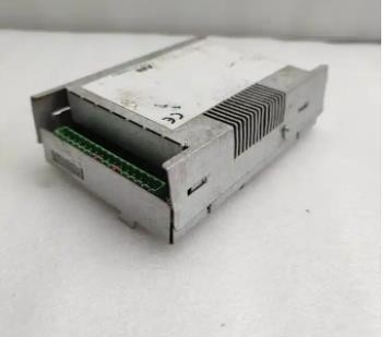 Транспортер Abb Dsqc 377b отслеживая блок 3HNE 01586-1 запас 0.48kg PLC привода 17 сервоприводов новый